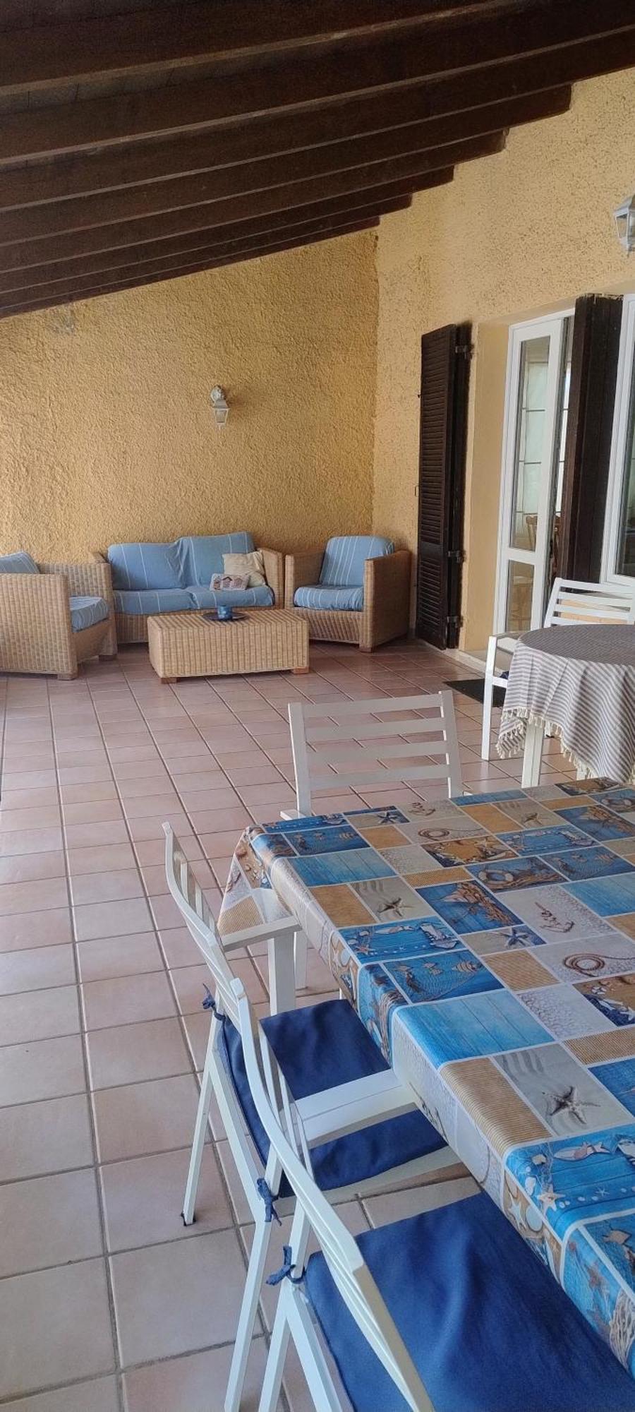 Oleandri Calaverde Sardegna Iun P1641 Pula Buitenkant foto