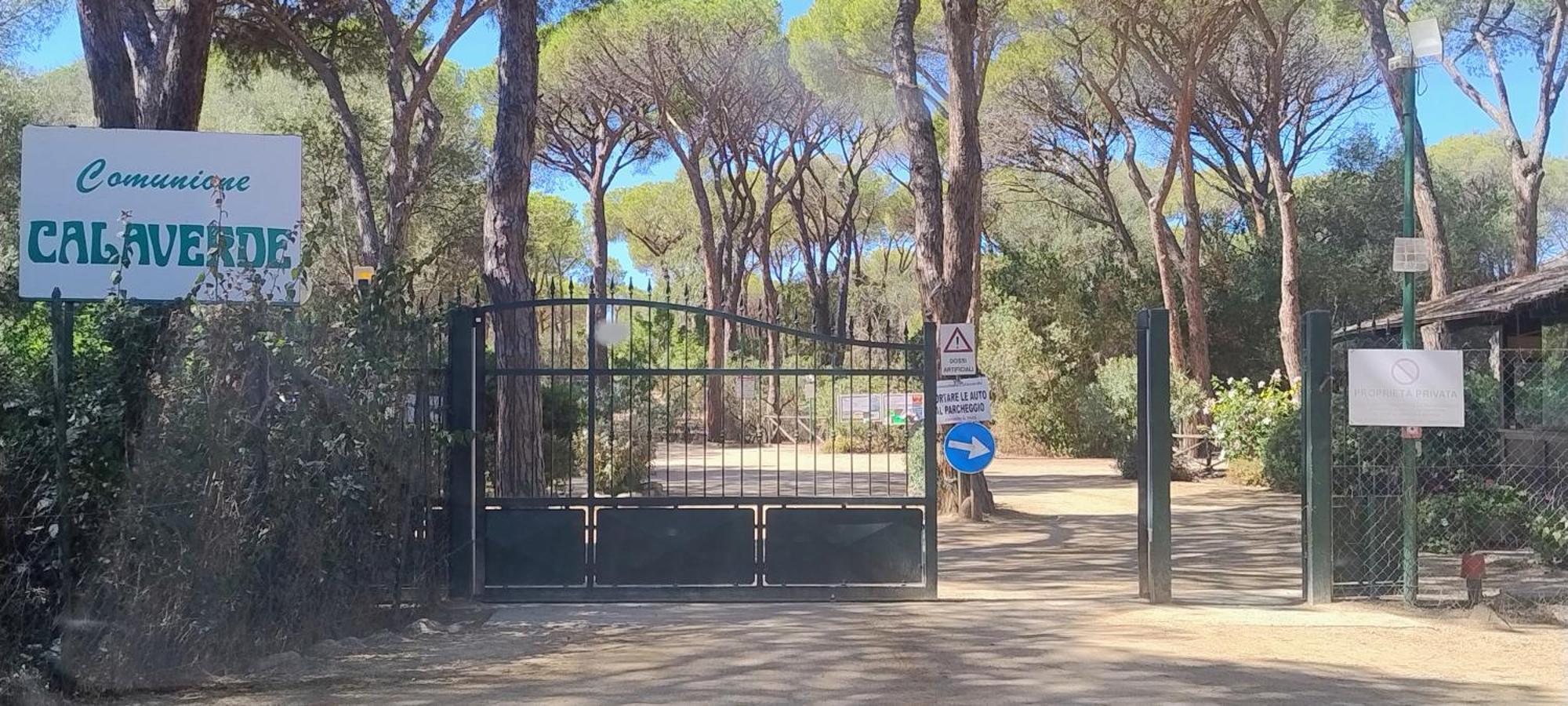 Oleandri Calaverde Sardegna Iun P1641 Pula Buitenkant foto